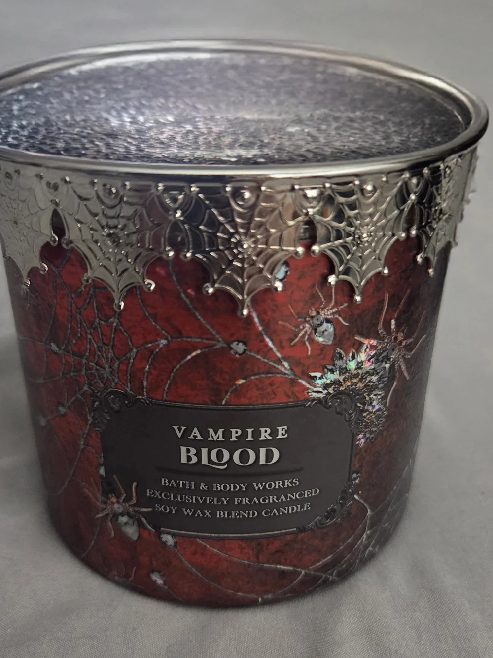 🔺️🆕️🔺️Bath & Body Works Vampire Blood Red Soy Wax Candle - Picture 1 of 5